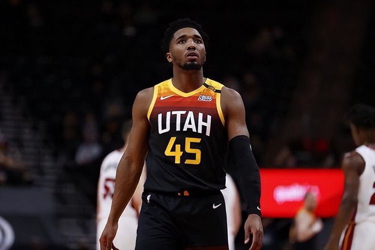 约基奇太惨 约基奇太惨